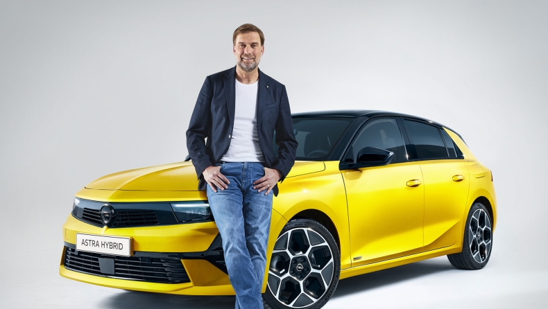 Opel Astra: O Γιούργκεν Κλοπ σε καλεί να κάνεις test drive και να τον συναντήσεις (vid)