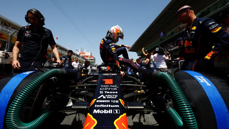 Formula 1, Ισπανία: H Ferrari υποψιάζεται πρόβλημα με τη θερμοκρασία καυσίμων της Red Bull Racing