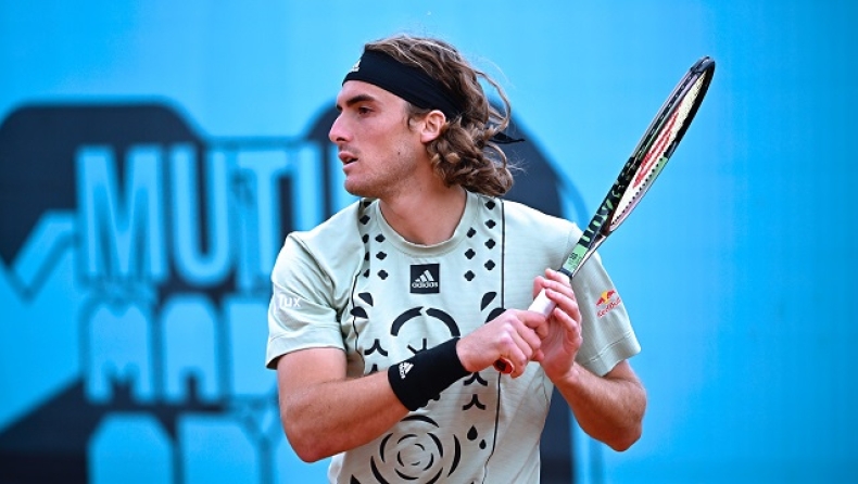 Ντιμιτρόφ - Τσιτσιπάς 0-2: Με άνεση στα προημιτελικά στο Όπεν της Μαδρίτης