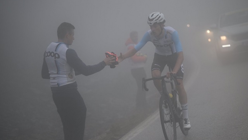 ΔΕΗ Ποδηλατικός Γύρος Ελλάδας: Φανταστικές εικόνες μέσα στην ομίχλη της Kατάρας