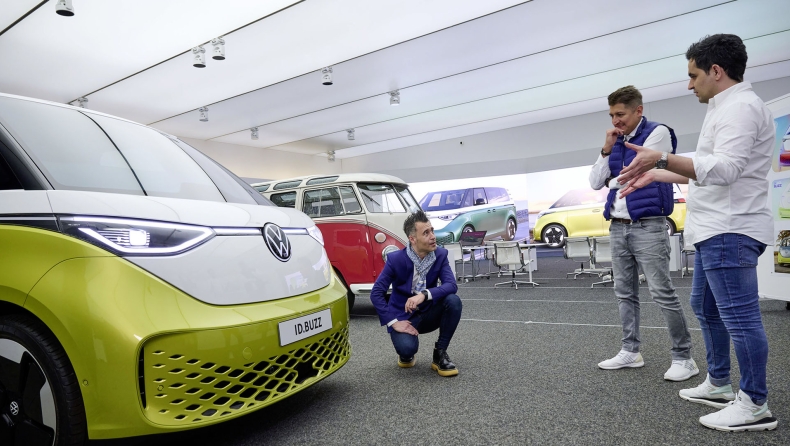 Volkswagen ID. Buzz: «Έτσι σχεδιάσαμε το ηλεκτρικό βαν» (vid)