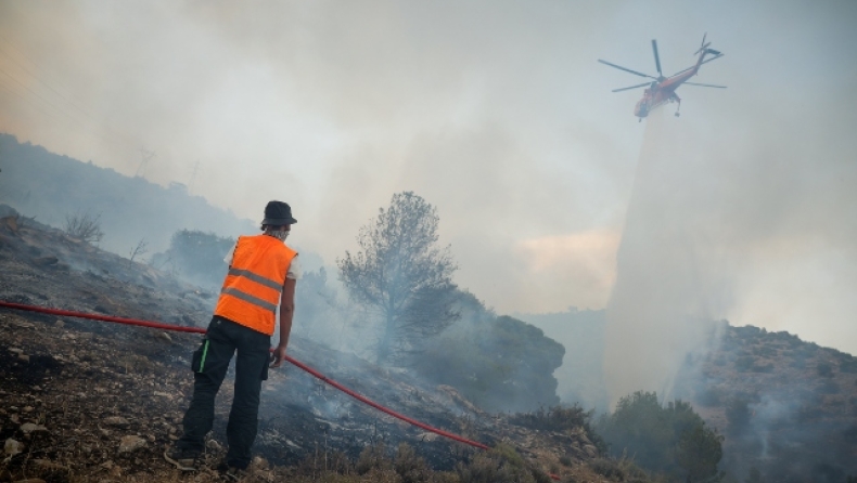 Βίντεο ντοκουμέντο: Έτσι ξεκίνησε η φωτιά στη Βούλα (vid)