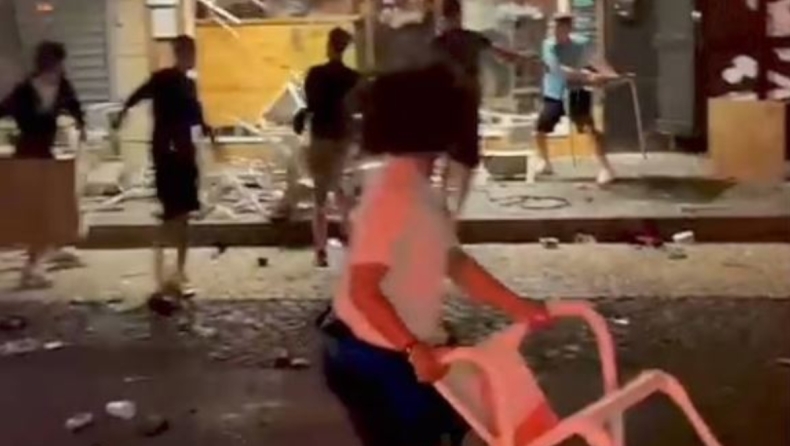 Παντού τα ίδια οι Βρετανοί τουρίστες: Νεαροί λεηλατούν πορτογαλικό μπαρ και το «βομβαρδίζουν» με πλαστικές καρέκλες (vid)