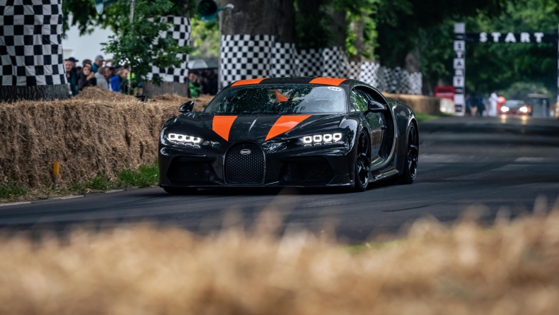 Bugatti Chiron Super Sport 300+: Το πιο γρήγορο αυτοκίνητο παραγωγής εμφανίστηκε στο Γκούντγουντ (vid)