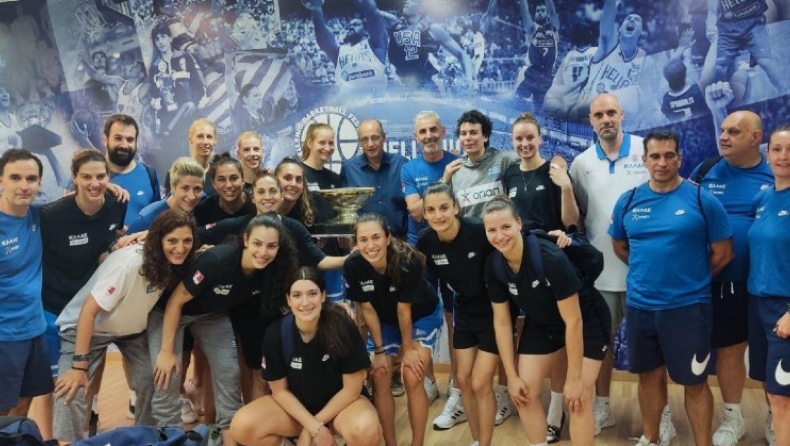 Εθνική Γυναικών: Φωτογραφήθηκε με το τρόπαιο του 1987