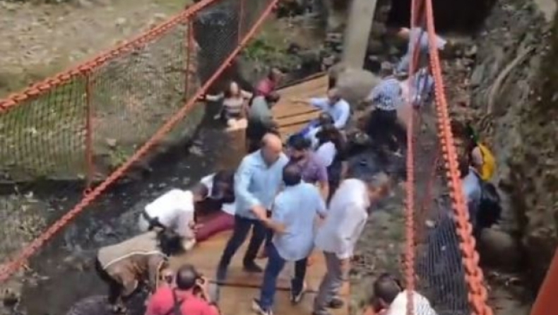 Συγκλονιστικό video: Κατέρρευσε στα εγκαίνια γέφυρα στο Μεξικό, δεκάδες τραυματίες