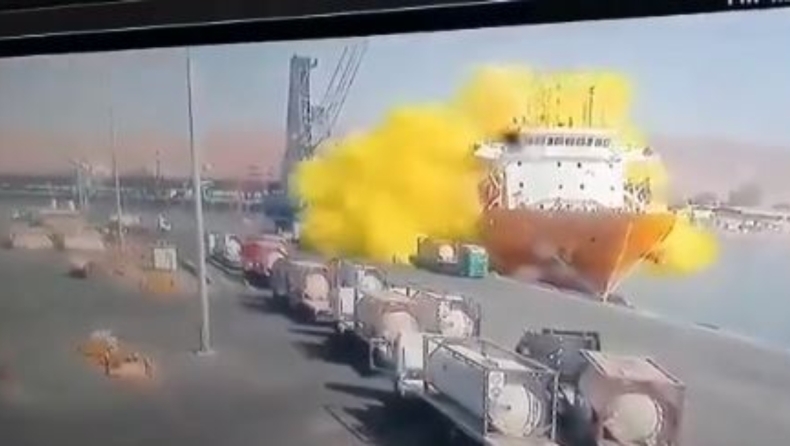 Τρομακτικό βίντεο από την Ιορδανία: Έσπασε κιβώτιο με τοξικό αέριο σε πλοίο (vid) 