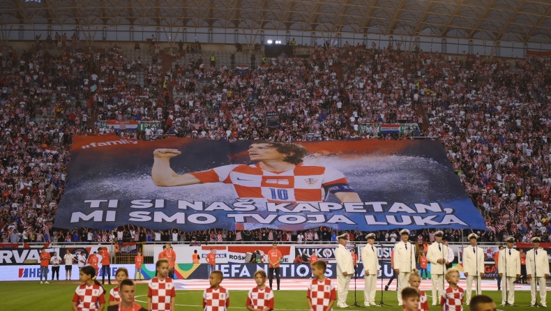 Μόντριτς: Το ξεχωριστό πανό από τους Κροάτες για τις 150 συμμετοχές του με το εθνόσημο (vid)