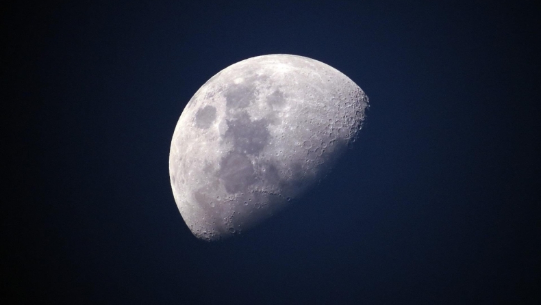 Νέος μυστηριώδης διπλός κρατήρας στο φεγγάρι: Αναζητούν τον άγνωστο πύραυλο που τον προκάλεσε- Κίνα ή Έλον Μασκ; 