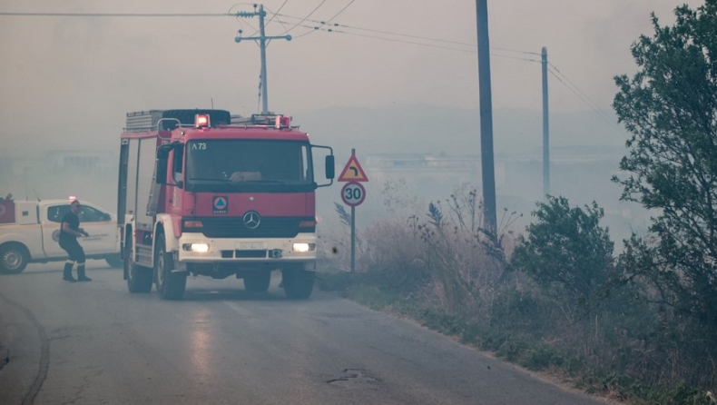 Σε εξέλιξη η πυρκαγιά στο Άγιον Όρος: Δεν κινδυνεύουν μοναστήρια