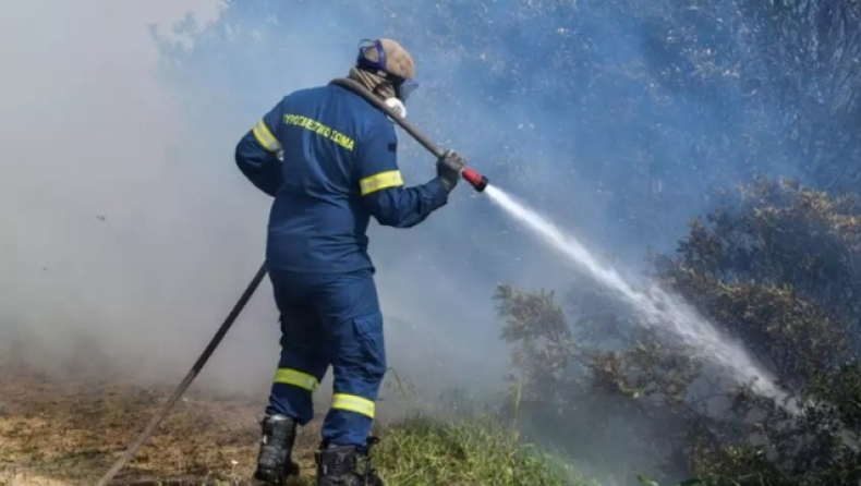 Πυρκαγιά σε χαμηλή βλάστηση στην περιοχή του Αγίου Στεφάνου: Επίγειες και εναέριες δυνάμεις οριοθέτησαν την φωτιά