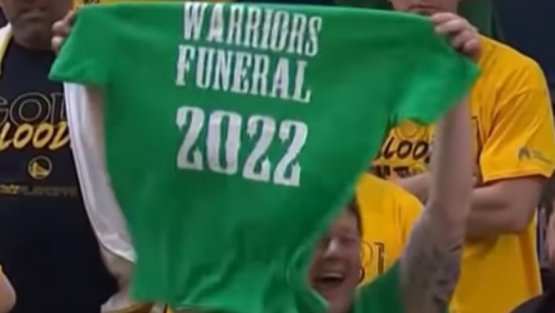 NBA, Σέλτικς: Μπλουζάκι «κηδεία Γουόριορς» από εκστασιασμένο οπαδό στο Chase Center (vid)