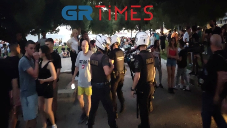 Ένταση στο Pride στη Θεσσαλονίκη: Ομάδα ανηλίκων έβριζε και πετούσε αντικείμενα στους συμμετέχοντες (vids)