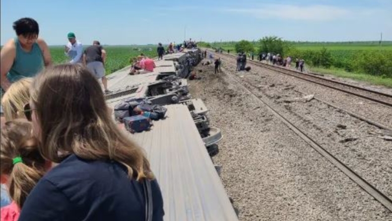 Εκτροχιάστηκε τρένο στο Μιζούρι των ΗΠΑ: Πολλοί τραυματίες, μετέφερε 243 επιβάτες (vids)