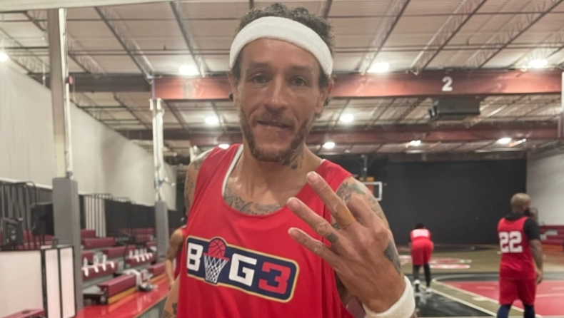 Ντελόντε Γουέστ: Επέστρεψε στους δρόμους ζητώντας βοήθεια (vid)