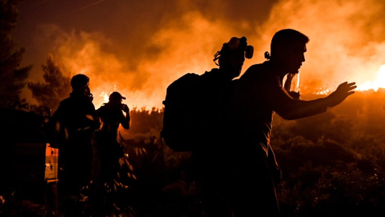 Φωτιά στην Πεντέλη: «Εάν δεν υπήρχαν οι εθελοντές και η Πυροσβεστική θα είχε χαθεί η μάχη στο Παίδων Πεντέλης» (vid)