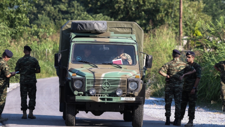 Πτώση αεροσκάφους στην Καβάλα: Ισχυρές δυνάμεις του ελληνικού στρατού, του Π.Σ, της αστυνομίας παραμένουν στο σημείο (vid)