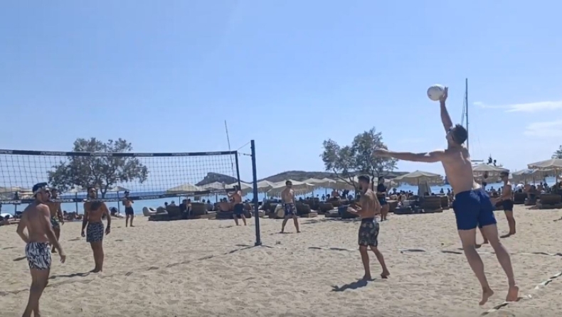 AegeanBall Festival: Ζέσταμα στη Σύρο για τους μπασκετμπολίστες με... beach volley (vid)