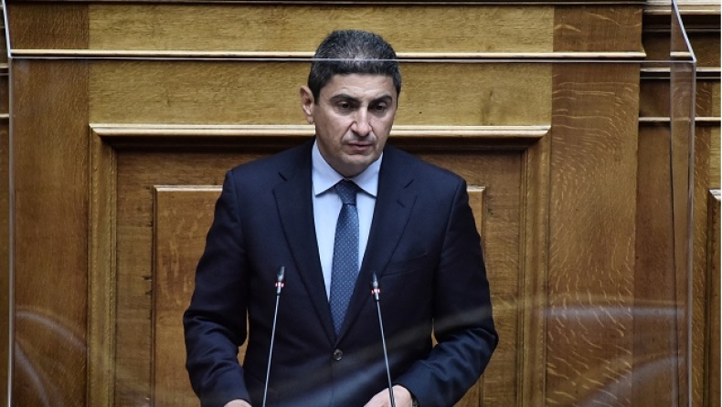 Αυγενάκης: «Η ΕΠΟ θέλει να διατηρεί μη νόμιμα σωματεία για να επηρεάζει τις εκλογικές διαδικασίες»