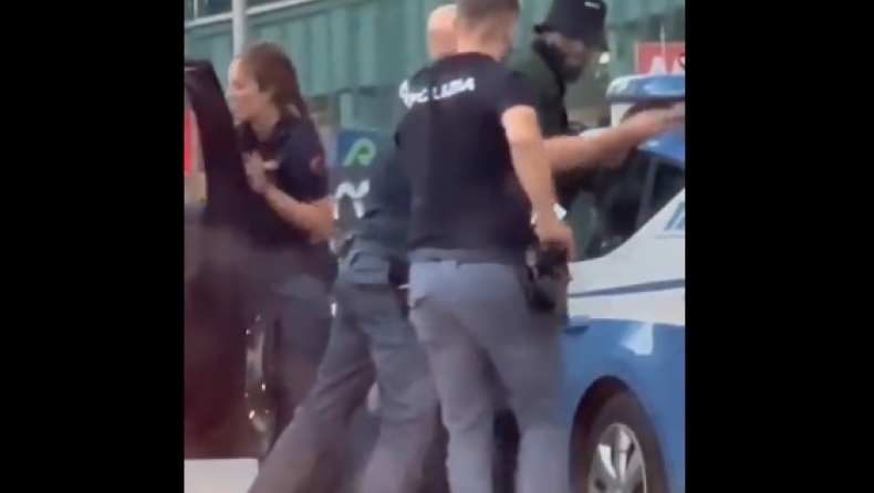 Μίλαν: Η ιταλική αστυνομία συνέλαβε κατά λάθος τον Μπακαγιόκο (vid)