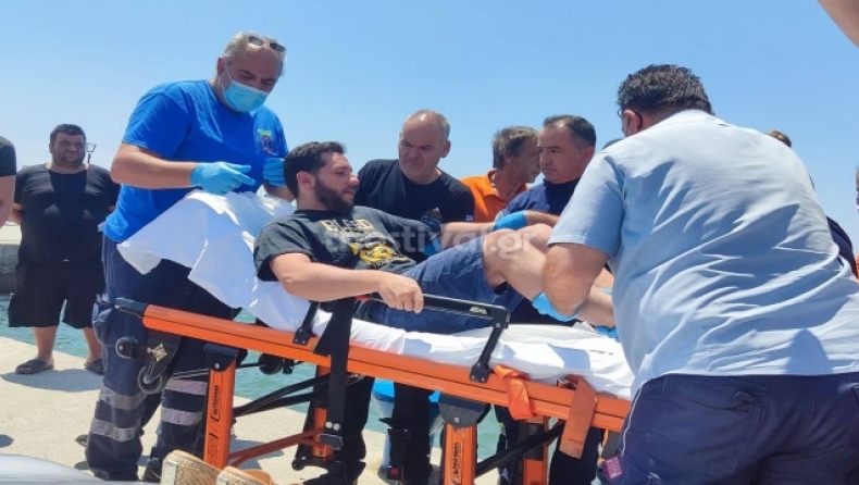 Η στιγμή που ο 30χρονος πάτησε στεριά στη Χαλκιδική: Κολυμπούσε 19 ώρες (vid)