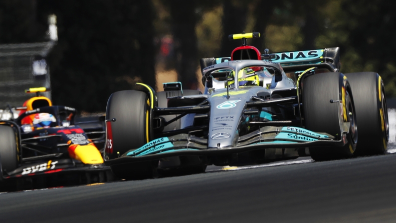 Formula 1, Χάμιλτον: «Έχασα τρία κιλά στον αγώνα, δεν λειτουργούσε το σύστημα ενυδάτωσης»