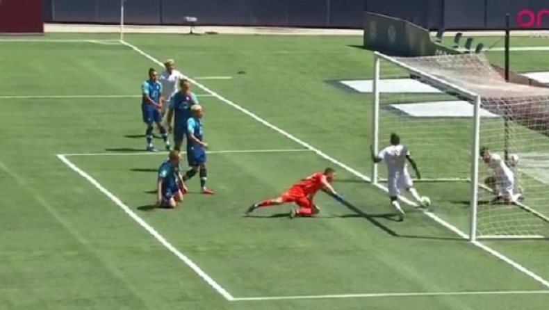 Καναδάς: Βιάστηκε να πανηγυρίσει κλωτσώντας τη μπάλα μακριά και στέρησε το γκολ! (vid)