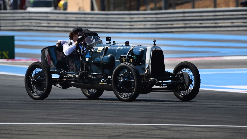 Formula 1, Γαλλία: O Φέτελ οδήγησε την Aston Martin TT1 του 1922 (vid)