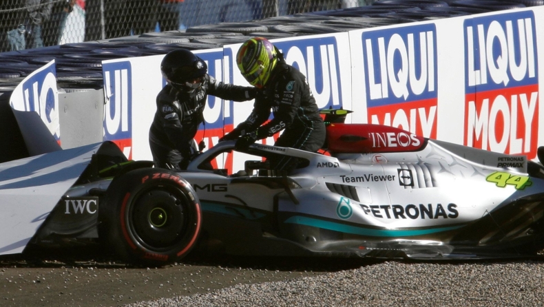 Formula 1: Αλλαγή σασί για τον Χάμιλτον, πυρετώδεις εργασίες στη Mercedes (vid)