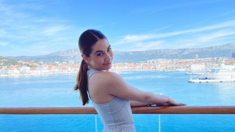 Οργισμένη η Κρεμλίδου με ροζ βίντεο: «Δεν είμαι εγώ, αλλά δεν ντρέπεστε; Ψάχνετε να βρείτε την προσωπική στιγμή κάποιου;» (vid)