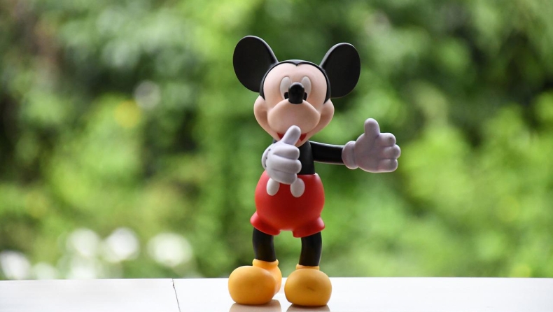 Η μεγαλύτερη μεταγραφή στην ιστορία: Ο Μίκυ Μάους μπορεί να φύγει από την Disney (vid)