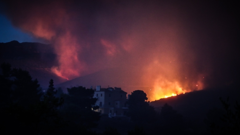 Μεγάλη φωτιά στη Μεγαλόπολη