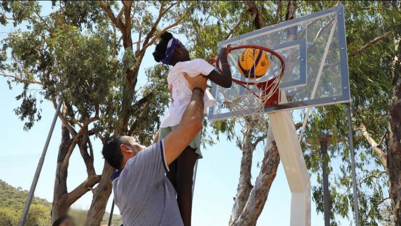 EuroBasket 2022: Στα Παιδικά Χωριά SOS το τρόπαιο της διοργάνωσης