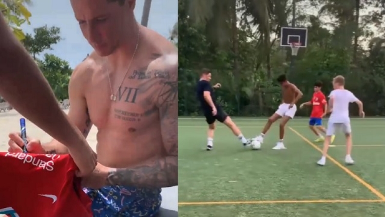 Τόρες: Τον πέτυχαν σε παραλία, υπέγραψε φανέλες της Λίβερπουλ και έπαιξε μπάλα με πιτσιρικάδες (vid)