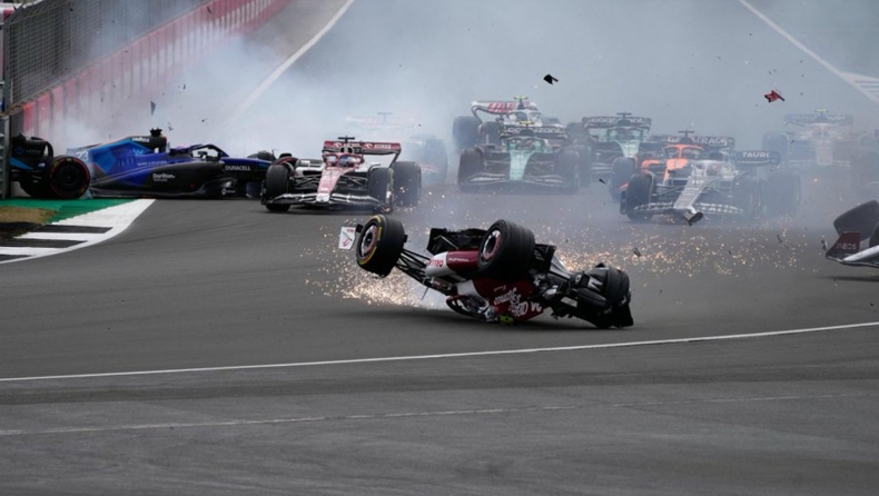 Formula 1: Τρομακτικό ατύχημα, γύρισε ανάποδα το μονοθέσιο του Ζου (vid)