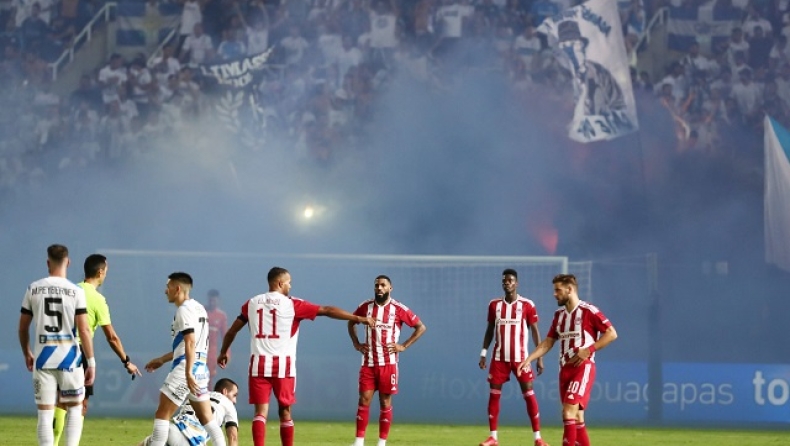 Απόλλων Λεμεσού - Ολυμπιακός: Διακοπή τριών λεπτών λόγω καπνογόνων από τους Κύπριους (vid)