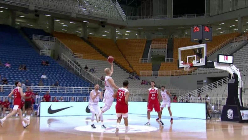 Πολωνία - Τουρκία: Ο Κολέντα έβαλε buzzer-beater με floater από το τρίποντο (vid)
