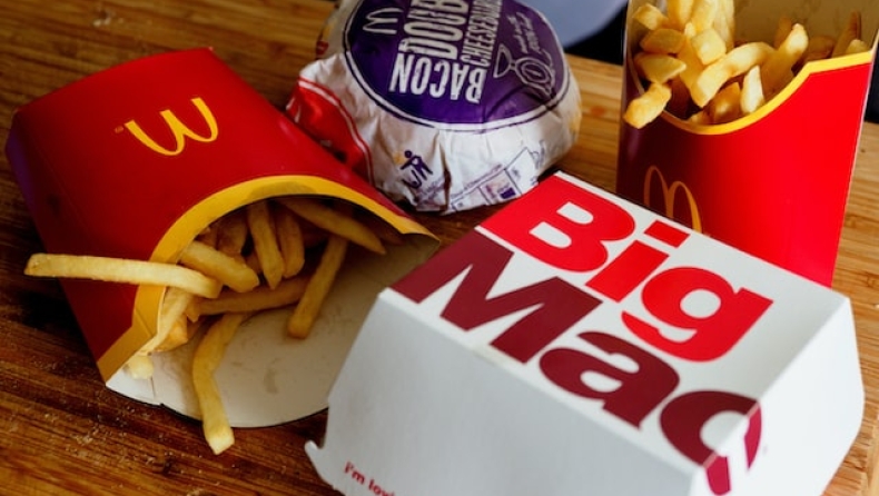Τα McDonald's απαντούν σε όσους γκρινιάζουν ότι τα μπέργκερ όλο και μικραίνουν