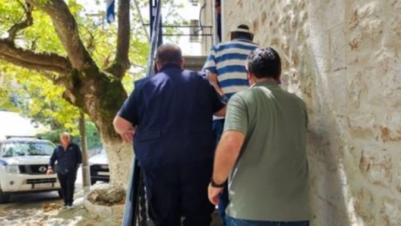 Κακοποίηση γαϊδουριού στη Ζίτσα: Παύεται από τα καθήκοντά του ο αντιδήμαρχος