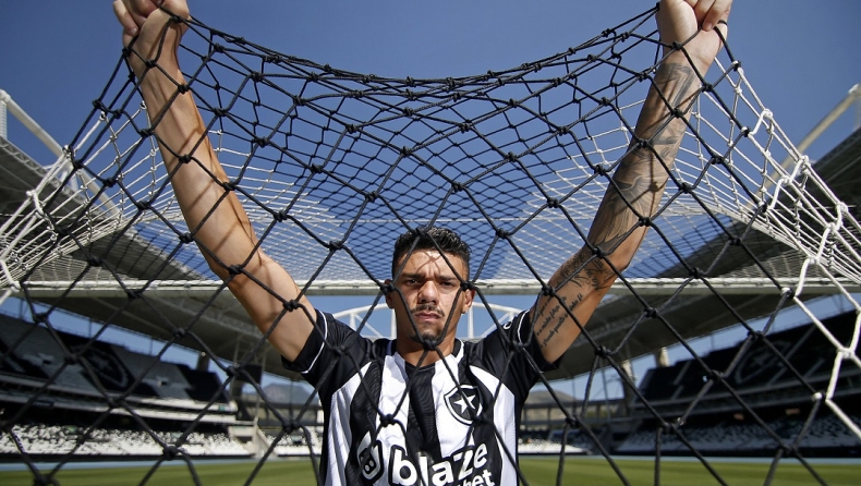 Τικίνιο Σοάρες: Τον ήθελε από τον Ιούλιο η Μποταφόγκο