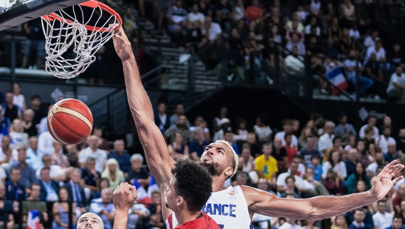 Γαλλία - Βέλγιο 90-71: «Καθάρισαν» οι Ερτέλ και Γκομπέρ για τους «μπλε»