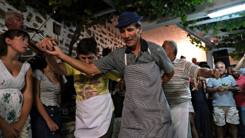 Μπλε Ζώνες: Οι 5 περιοχές του πλανήτη που οι κάτοικοι ζουν περισσότερο - Ένα ελληνικό νησί ανάμεσά τους