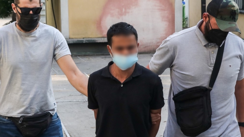 Η ανακοίνωση της ΕΛ.ΑΣ για την δολοφονία στην Κυψέλη: «Έφερε πολλαπλά τραύματα από μαχαίρι»