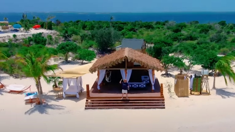 Youtuber έκανε το μεγαλύτερο give away: Χάρισε ένα νησί μετά από δοκιμασίες (vid)