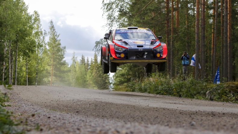 WRC, Ράλλυ Φινλανδίας: Ο Τάνακ τη νίκη, ο Ροβάνπερα κοντά στον τίτλο (vid)