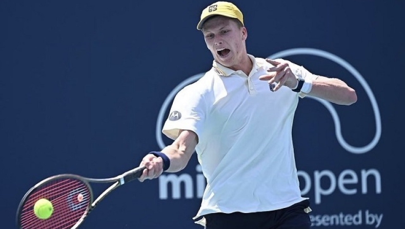 Μπρούσκμπι: Έφαγε χάμπουργκερ την ώρα του αγώνα 