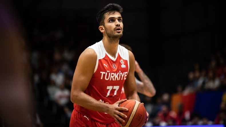 Eurobasket 2022: Απρόοπτη εξέλιξη στην Εθνική Τουρκίας, εκτός διοργάνωσης ο Γιουρτσεβέν