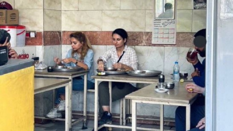 Ιρανή συνελήφθη επειδή έτρωγε σε εστιατόριο χωρίς το χιτζάμπ της
