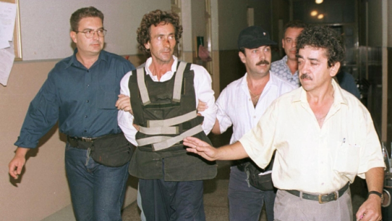 Το έγκλημα που σόκαρε την Ελλάδα: Ο πατέρας σκότωσε τα 3 αγοράκια του για να εκδικηθεί τη γυναίκα του (vid)