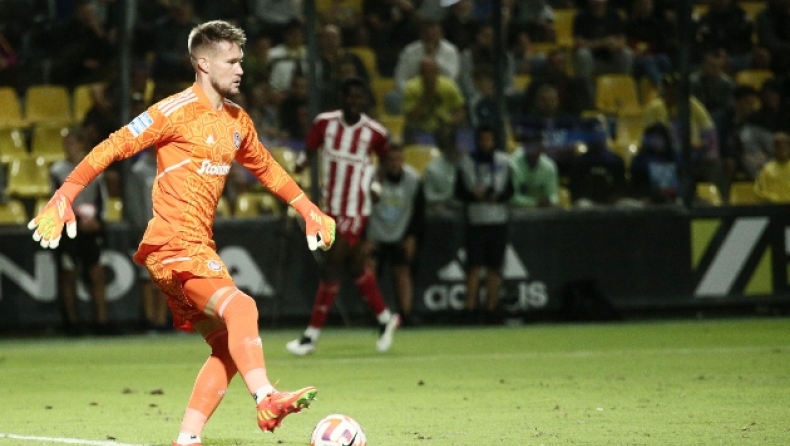 Ολυμπιακός: Ζημιά στον ώμο για Βατσλίκ, μένει έως και τρεις μήνες εκτός